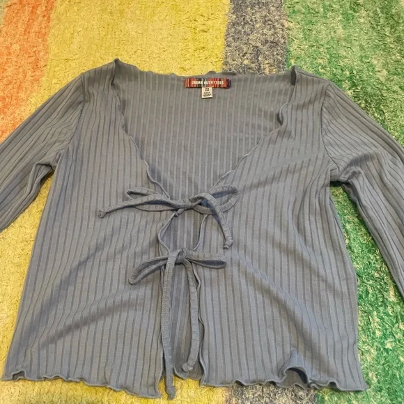 Like New Tie Front Blouse - Picture 4 of 8